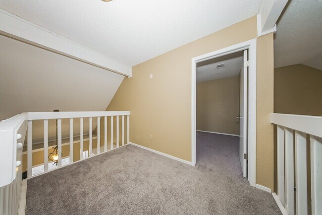 Building Photo - 2108 NE 9th St