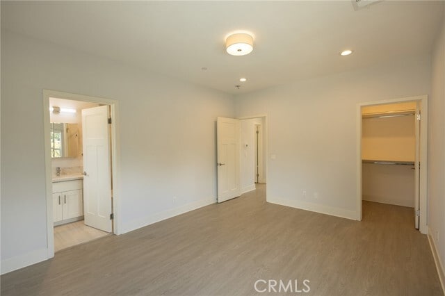 Building Photo - 118 N Oak Ave