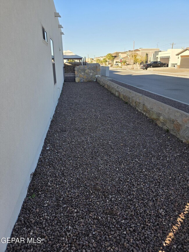 Building Photo - 13197 Hazy