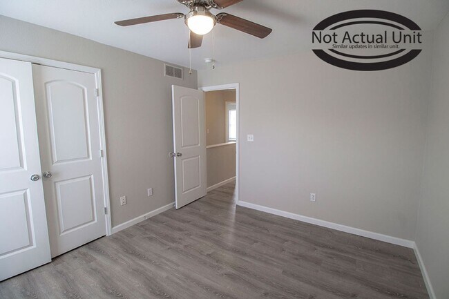 Building Photo - 5313-5315 Currituck Lane