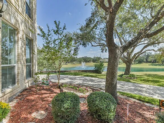 Building Photo - 2502 Bridge Hampton Way