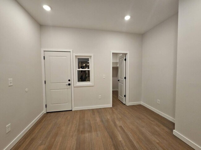 107 Magazine St 3R - 110 Magazine St