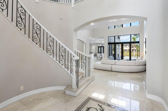 Building Photo - 17895 Cadena Dr