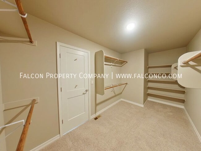 Building Photo - 5822 Thurber Dr
