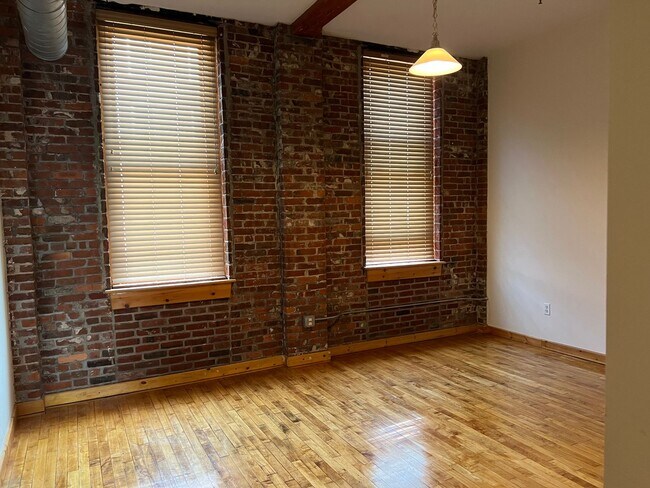 Building Photo - 325 Lafayette St