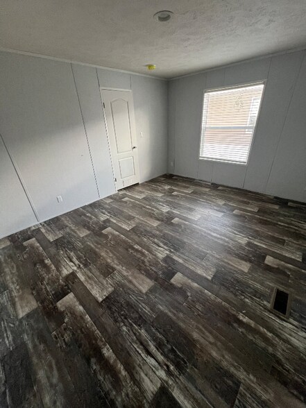 Building Photo - 507 McManus St