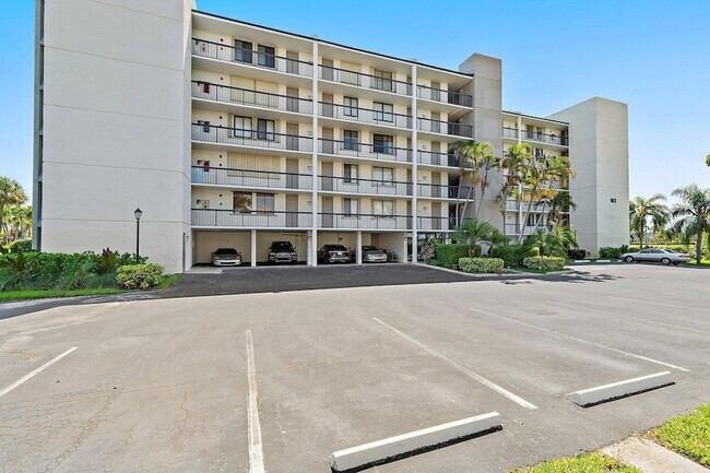 Building Photo - 1605 S US Hwy 1