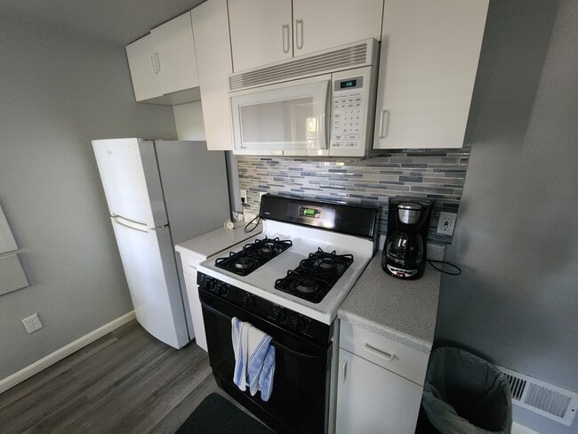 Building Photo - 6109 NE 204th St