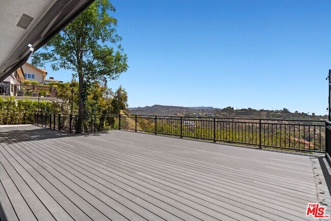 Building Photo - 1256 Stradella Rd