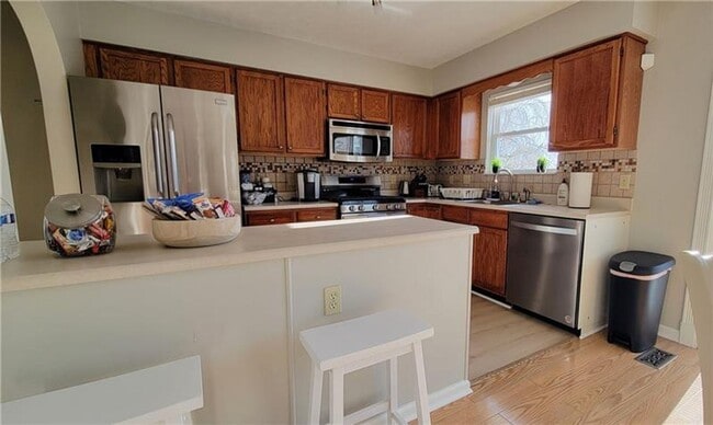 Building Photo - Spacious 4-Bedroom 3.5 bath Colonial with Pool & Modern Upgrades