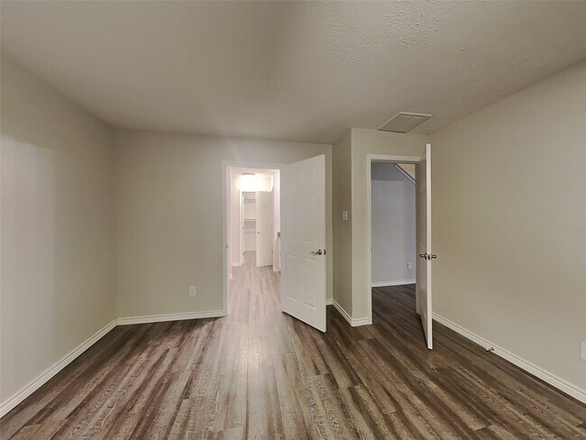 Building Photo - 6714 Hidden Colony Ln