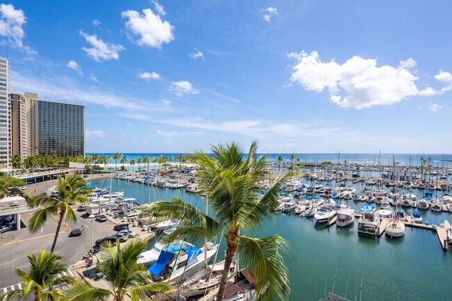 Building Photo - Cozy Marina-Front Condo – 1BR at Ilikai Ma...