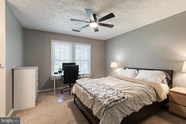 Building Photo - 7904 Severn Hills Way