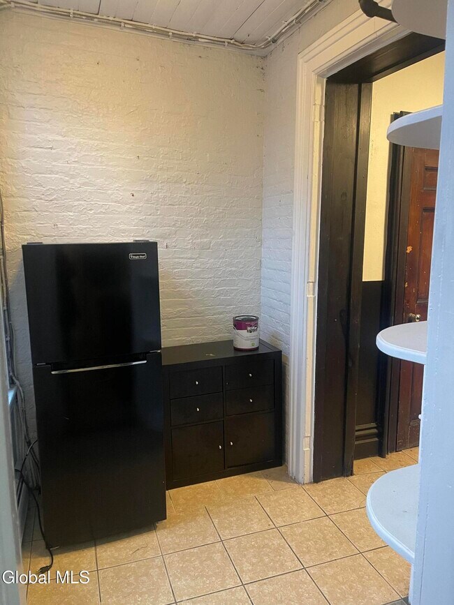 Building Photo - 2156 5th Ave