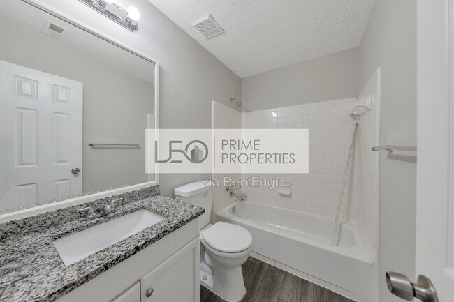 Building Photo - 1008 Huntington Trce SE