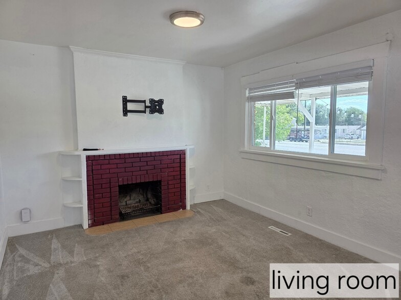 Building Photo - 2841 S 700 E