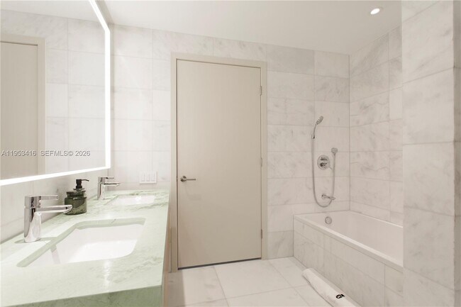 Building Photo - 500 Alton Rd