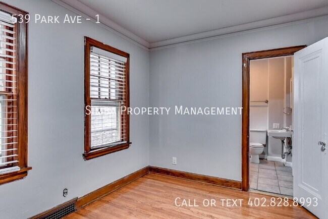 Building Photo - 539 Park Ave