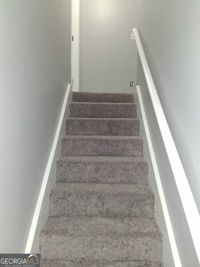 Building Photo - 2798 Country Ct SE