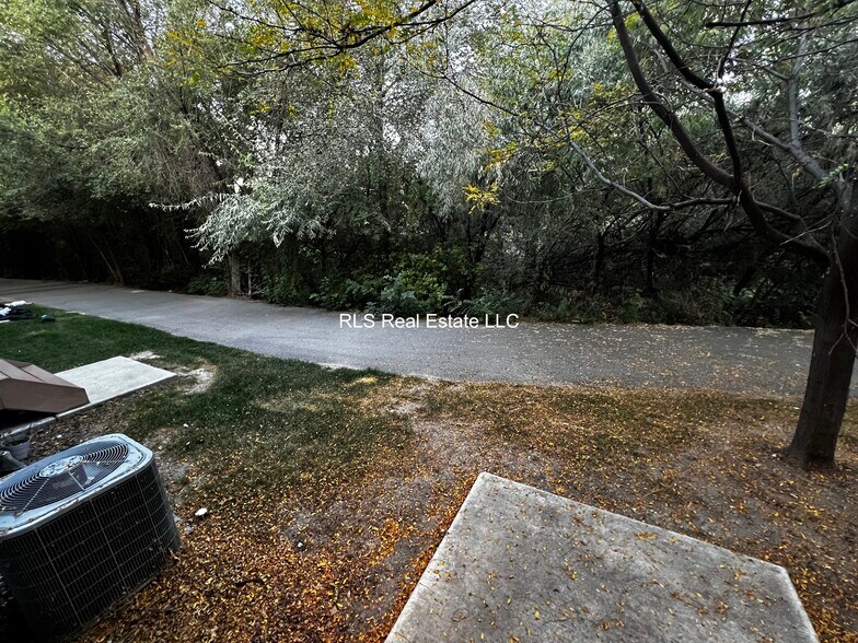 Building Photo - 122 S 1800 W