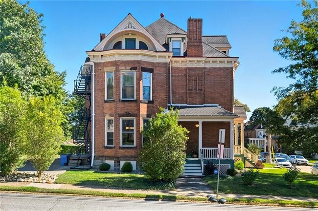 Building Photo - 480 Orchard Ave