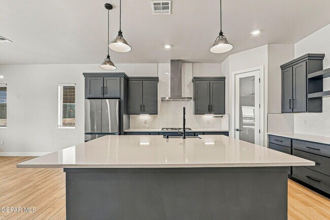 Building Photo - 1807 Ritzy Lou Pl
