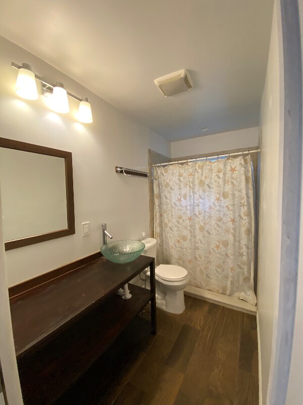 Building Photo - 6237 SE Lake Cir Dr