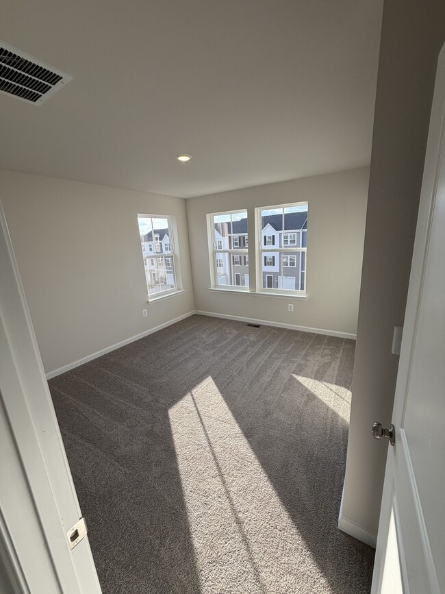 Building Photo - 125 Kinkade Ct