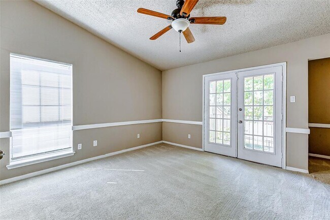 Building Photo - 1515 Sandy Springs Rd