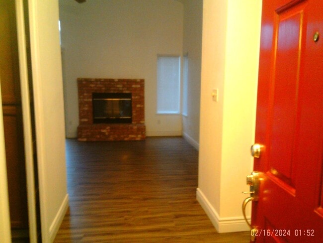 Building Photo - AWAY FROM THE HUSTLE AND BUSTLE !!! MOVE IN SPECIAL! $3047.50 MOVES YOU IN!