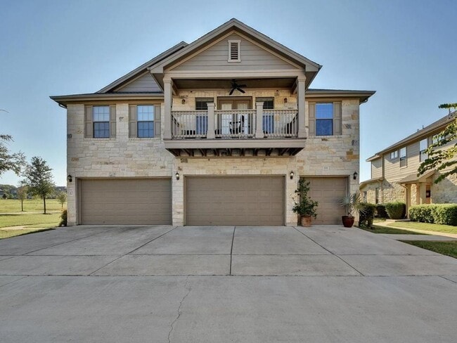 Building Photo - Gorgeous Three Bedroom Condo in South Austin