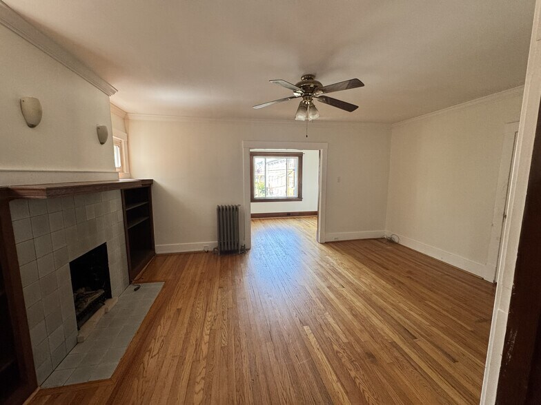Building Photo - 2927 Mattern Ave