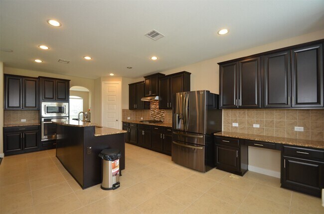 Building Photo - 27403 Canyon Reach Dr