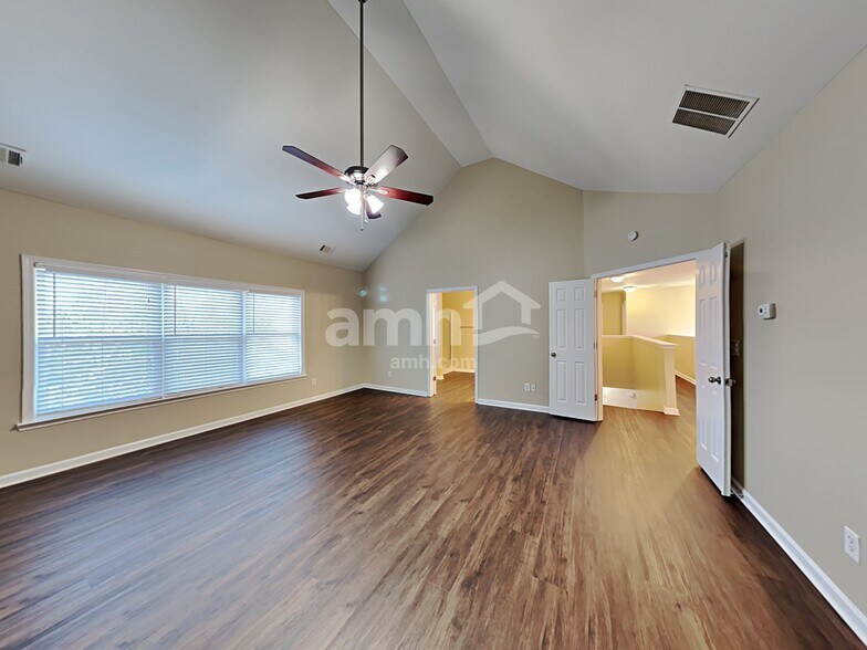 Building Photo - 916 Swallowtail View