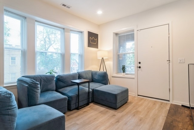 Building Photo - 3639 W Iowa St