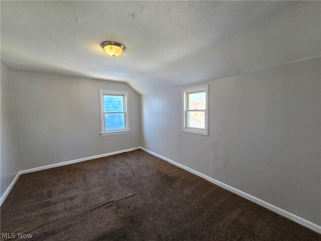 Building Photo - 3757 Grosvenor Rd