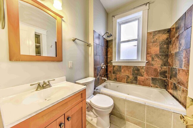 Building Photo - 3537 Giles Ave