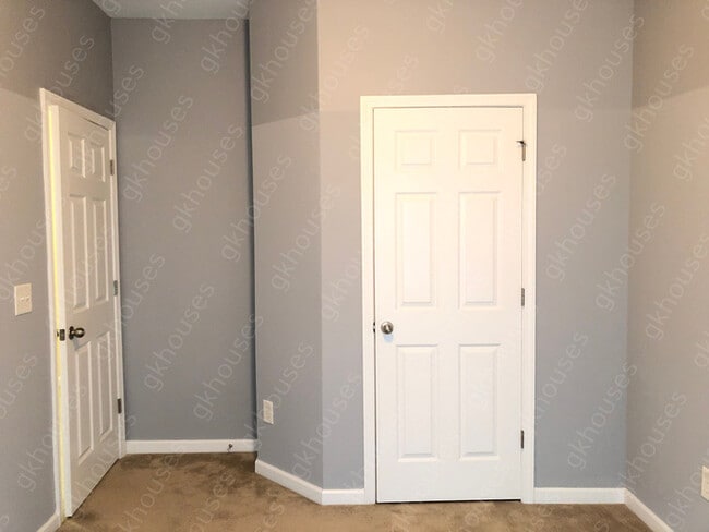 Building Photo - 6002 Cobblestone Creek Trail