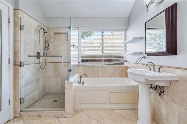 Building Photo - 6530 Needham Ln