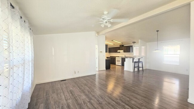 Building Photo - Gorgeous Single Story Home