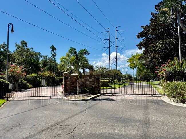Building Photo - 2500 Winding Creek Blvd
