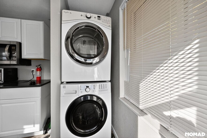 Building Photo - 4331 W 82nd Ave