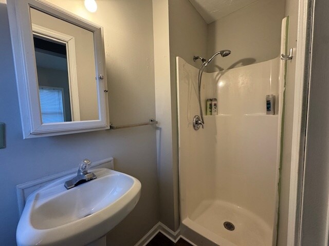One Full bathroom - 2259 Potomac Ave