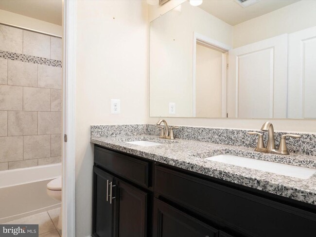 Building Photo - 1221 Orchid Rd