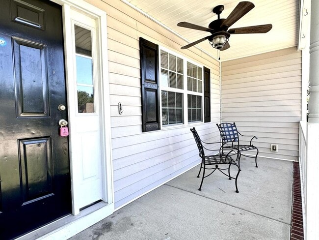 Building Photo - 4425 Scenic Pines Dr