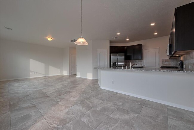 Building Photo - 16360 Oakside Hollow Ln