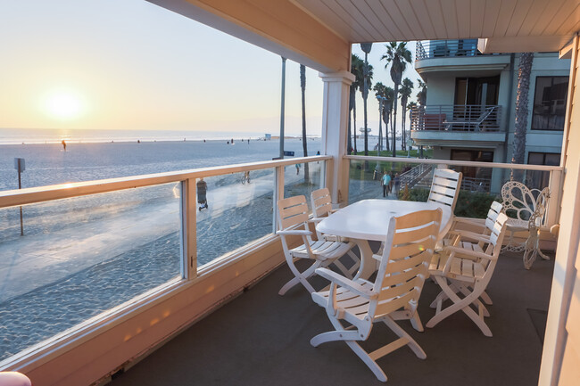 Building Photo - 3003 Ocean Front Walk