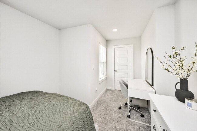 Building Photo - 8646 Blueberry Ash St