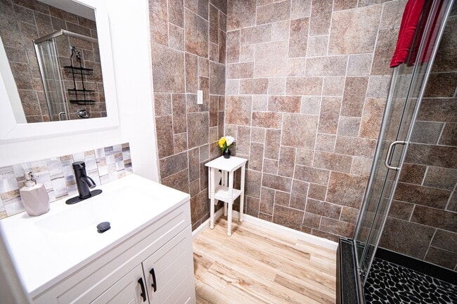 Building Photo - 369 Crane Dr