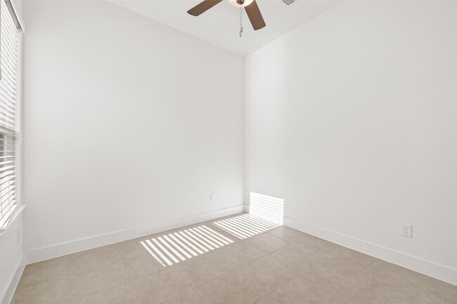 Building Photo - 4916 Northern Wds Dr